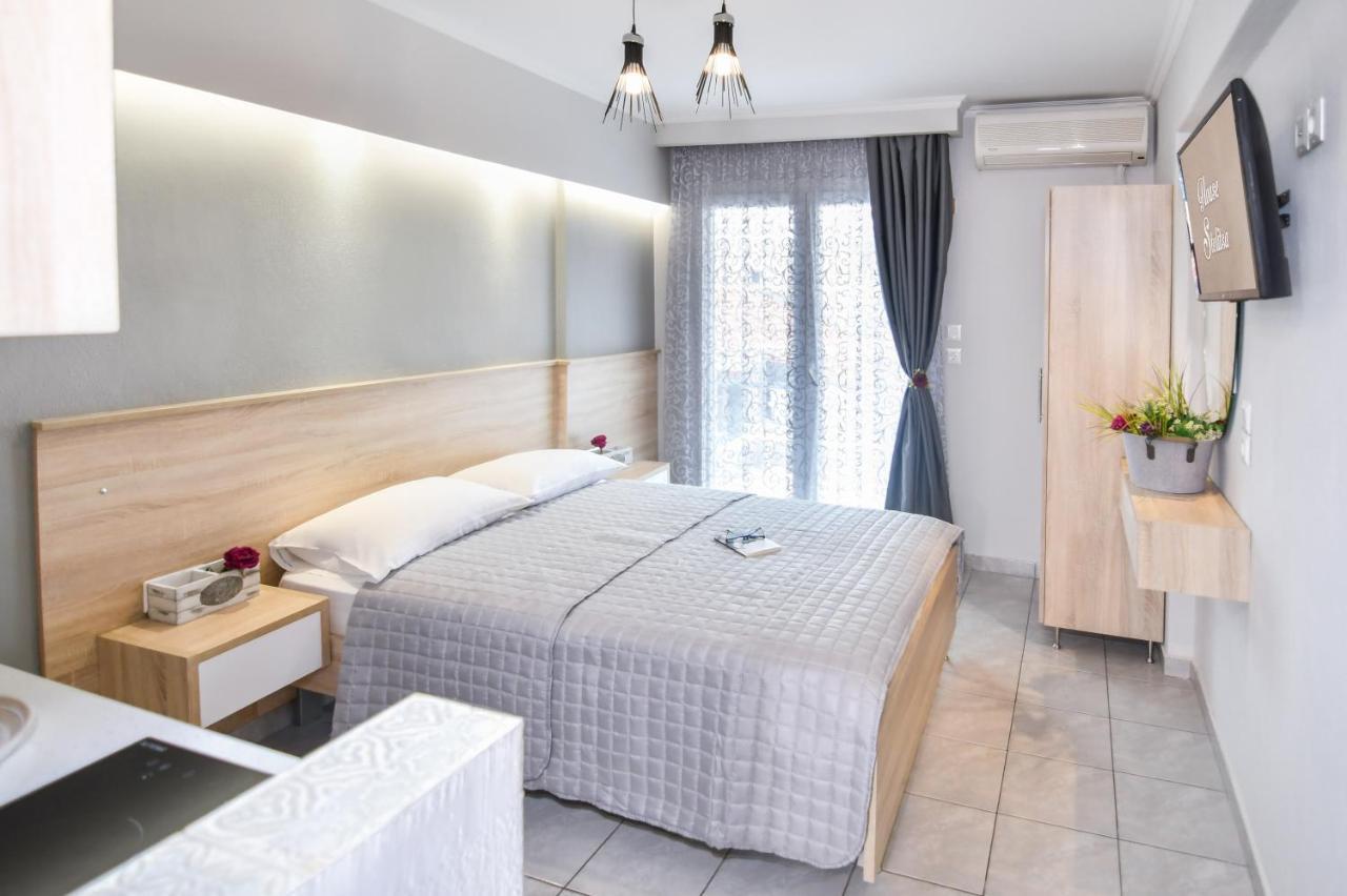 House Stelitsa Hotell Sarti Eksteriør bilde
